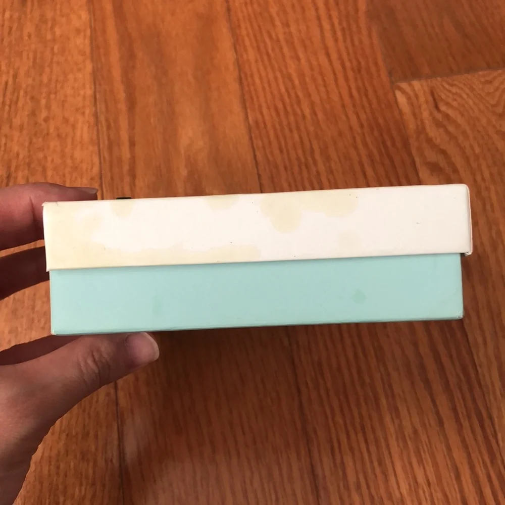 ❤️ 3/$10 ❤️ UWP No. 5 Sea Salt and Chai Tea Soap - Picture 4 of 7